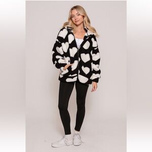 🆕💝BLACK + WHITE HEART SHERPA JACKET